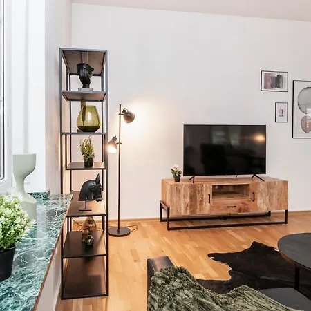 Center Elegance Light Apartment